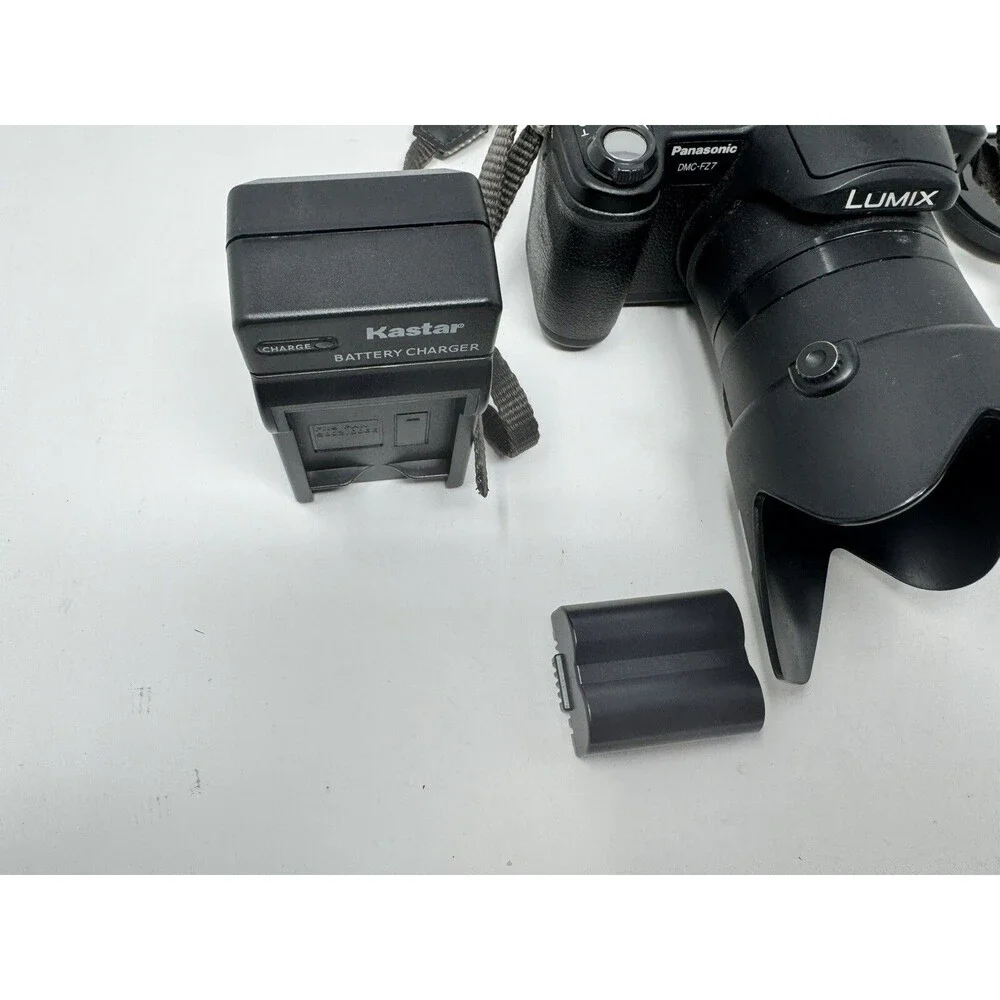 Panasonic Lumix DMC-FZ7 6.0MP Digital Bridge Camera Black w/ Charger & Lens Hood